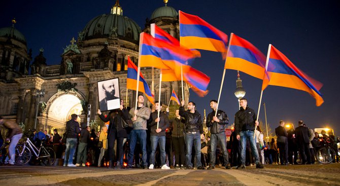 za-da-ugodi-na-ankara-berlin-se-distancira-ot-armenskiq-genocid-398486