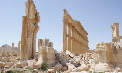 epa05669426 (FILE) A file picture dated 01 April 2016 shows damages near the Arch of Triumph in the ancient city of Palmyra in the central city of Homs, Syria. On 10 December 2016 Islamic State (IS) fighters re-entered Palmyra after the Syrian government forces gained control over the Unesco World Heritage site on March 2016.  EPA/YOUSSEF BADAWI *** Local Caption *** 52679087