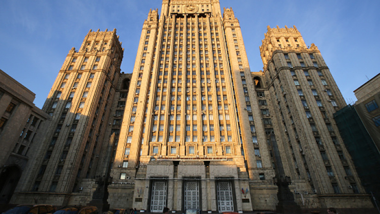 The headquarters of the Russian Ministry of Foreign Affairs stands in Moscow, Russia, on Sunday, Aug. 23, 2015. The Russian ruble plunged 2.3 percent on Monday to hit a seven-month low amid a further drop in oil prices, the country's key export. Photographer: Andrey Rudakov/Bloomberg via Getty Images