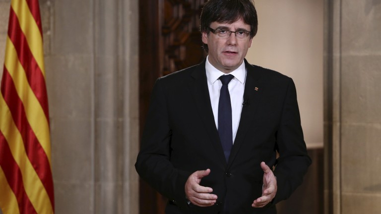 epa06244712 A handout photo made available by the Generalitat shows Catalonian President Carles Puigdemont giving a speech three days after the celebration of the Catalonian illegal referendum, at Palau de la Generalitat in Barcelona, Spain, 04 October 2017. Puigdemont has stated during an interview granted to British channel BBC that Catalonia will declare the independence from Spain in a matter of days. Meanwhile Spain's King Felipe VI gave an institutional statement in which he warned on the 'extremly serious' situation in Catalonia in which he said that the 'legitime powers of State' must guarantee 'the constitutional order', the operation of the rule of law and the self-government in Catalonia, based in the Constitution and its autonomy statute.  EPA/JORDI BEDMAR PASCUAL / GENERALITAT / HANDOUT  HANDOUT EDITORIAL USE ONLY/NO SALES