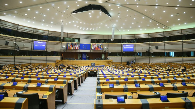 epa06357641 A view of the hemicycle ahead of a plenary session at the European Parliament in Brussels, Belgium, 29 November 2017.  EPA/STEPHANIE LECOCQ
