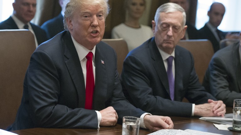 epa06429415 US President Donald J. Trump makes opening remarks as he holds a Cabinet meeting in the Cabinet Room of the White House in Washington, DC, USA, 10 January 2018.  Looking on from right is US Secretary of Defense Jim Mattis.  EPA/Ron Sachs / POOL