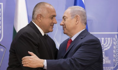 epa06803866 Israeli Prime Minister Benjamin Netanyahu (R) welcomes Bulgarian Prime Minister Boyko Borissov (L) before the delivery of a joint statement to the media ahead of their meeting at the Prime Minister's Office in Jerusalem, Israel,  13 June 2018 . Boyko Borissov is on a working visits to the State of Israel and Palestine from 12 to 14 June.  EPA/ABIR SULTAN / POOL EPA POOL