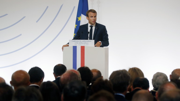 epa06976090 French President Emmanuel Macron delivers a speech during the annual French ambassadors' conference at the Elysee Palace in Paris, France, 27 August 2018.  EPA/PHILIPPE WOJAZER/POOL