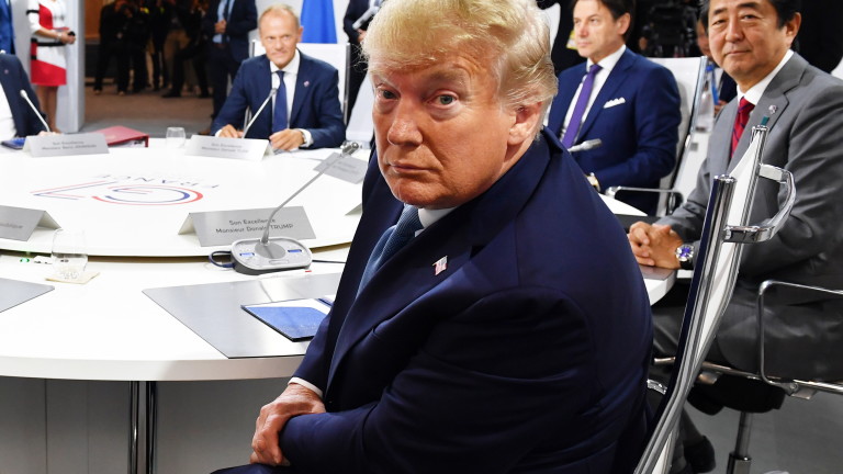 epa07792010 US President Donald Trump attends a G7 working session on 'International Economy and Trade, and International Security Agenda' during the G7 summit in Biarritz, France, 25 August 2019. The G7 Summit runs from 24 to 26 August in Biarritz.  EPA/JEFF J MITCHELL / POOL
