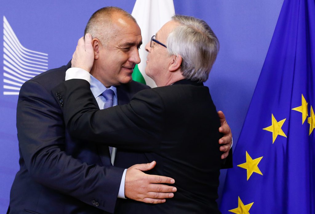 epa04514288 Prime Minister of Bulgaria Boyko Borisov (L) is welcomed by EU Commission President Jean-Claude Juncker (R) at the EU Commission headquarters in Brussels, Belgium, 04 December 2014. Borisov has several meetings with EU institution leaders. EPA/JULIEN WARNAND