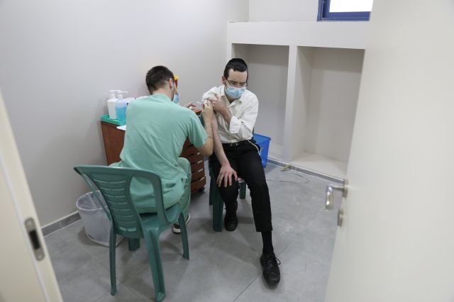 zashto-v-izrael-izhvarlat-vaksina-1