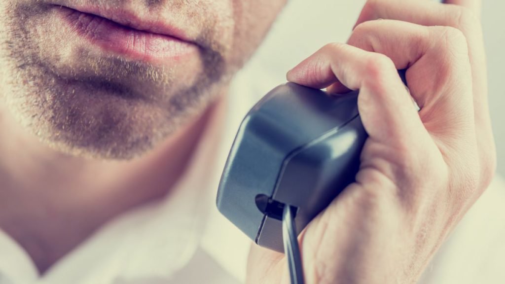 ako-chuete-tova-po-telefona-prekasnete-razgovora-1