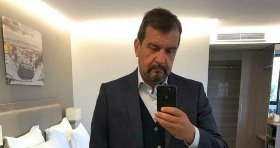 big_big_niki-kynchev-smartfon-selfie-ig