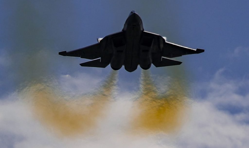 rusia-svalihme-samolet-s-chujdestranni-orajia-1