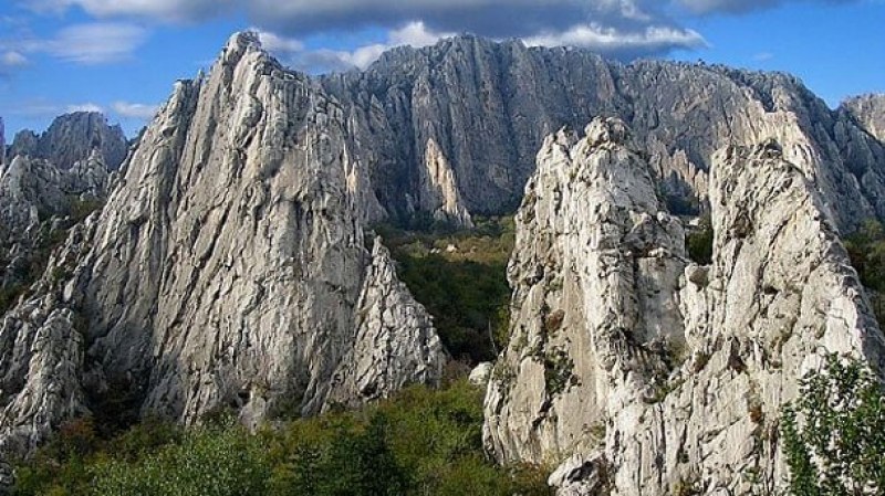 mazh-padna-85-metrova-propast-vav-645
